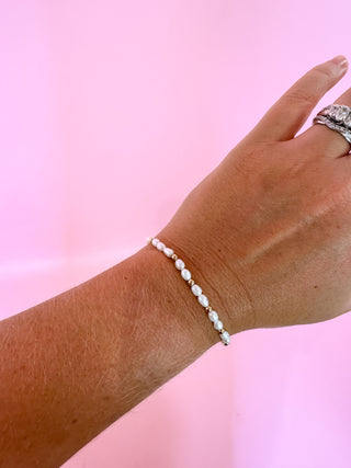 Petite Patterned Rice Pearl Bracelet