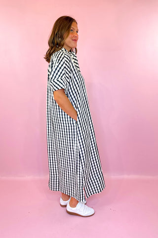 Comfortable Feeling Gingham Midi Dress - Black