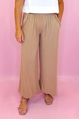 Feel The Breeze Scallop Linen Pant Latte