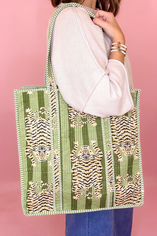 XL Quilted Tote Green Tiger