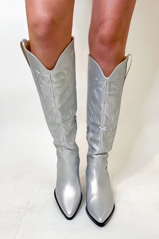 Oasis Society: Samara Boot In Silver